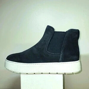 Vince suede Chelsea boots slip- on shoes size 8 M